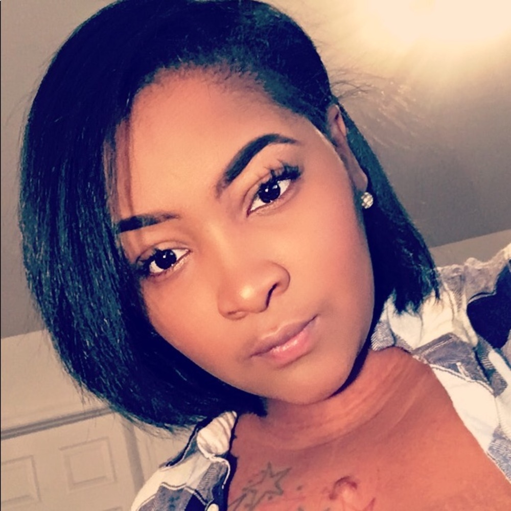 Meet your Posher, Crystal